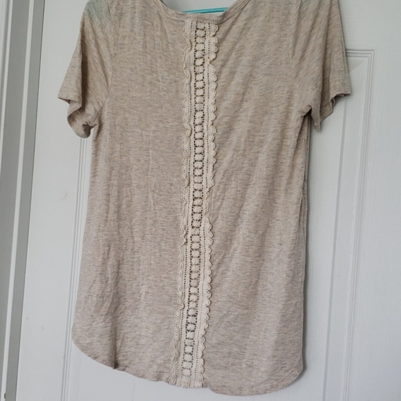 Creme colored top junior size XL - Picture 2 of 3